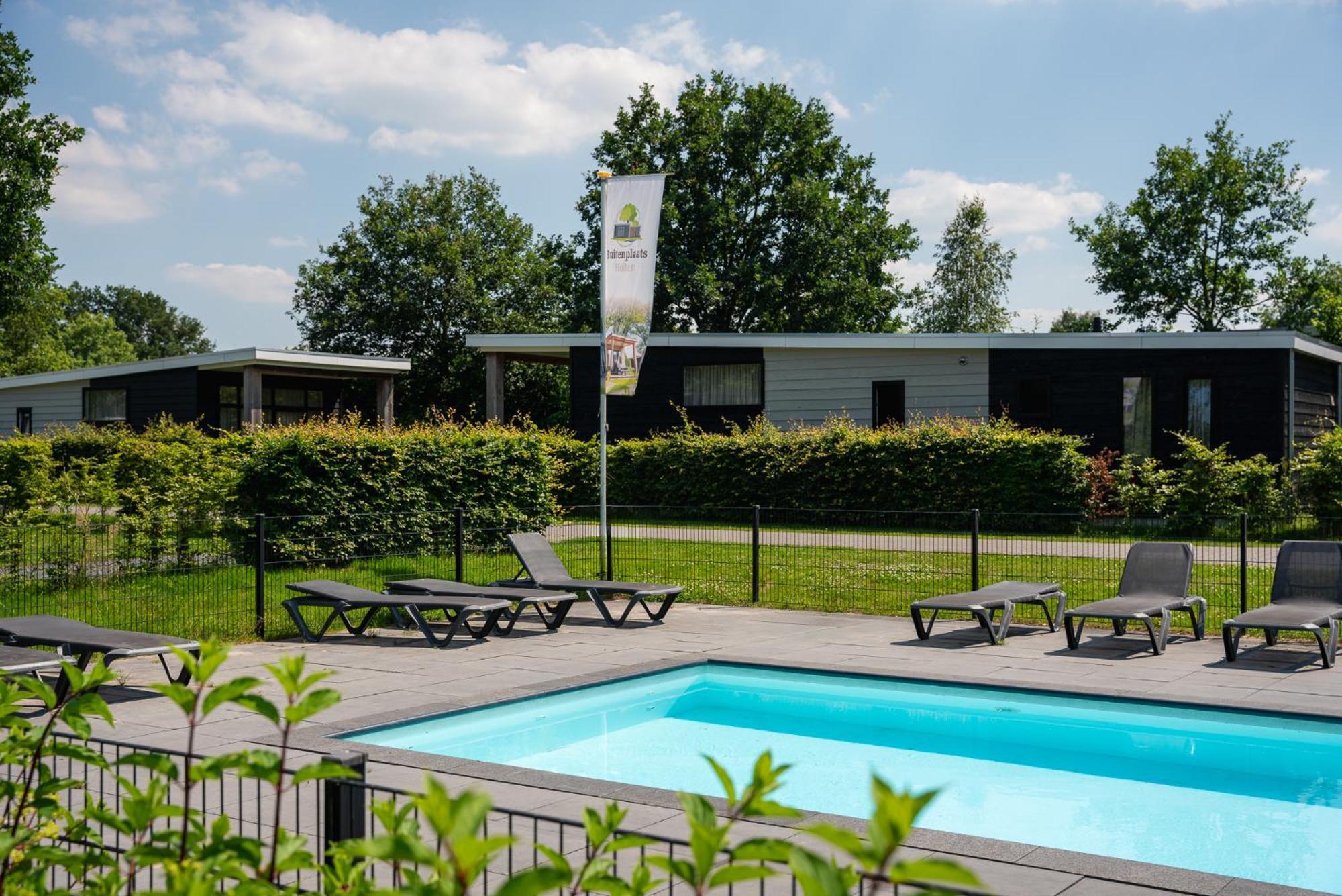 Vakantiepark Hoelte 리쎈 외부 사진
