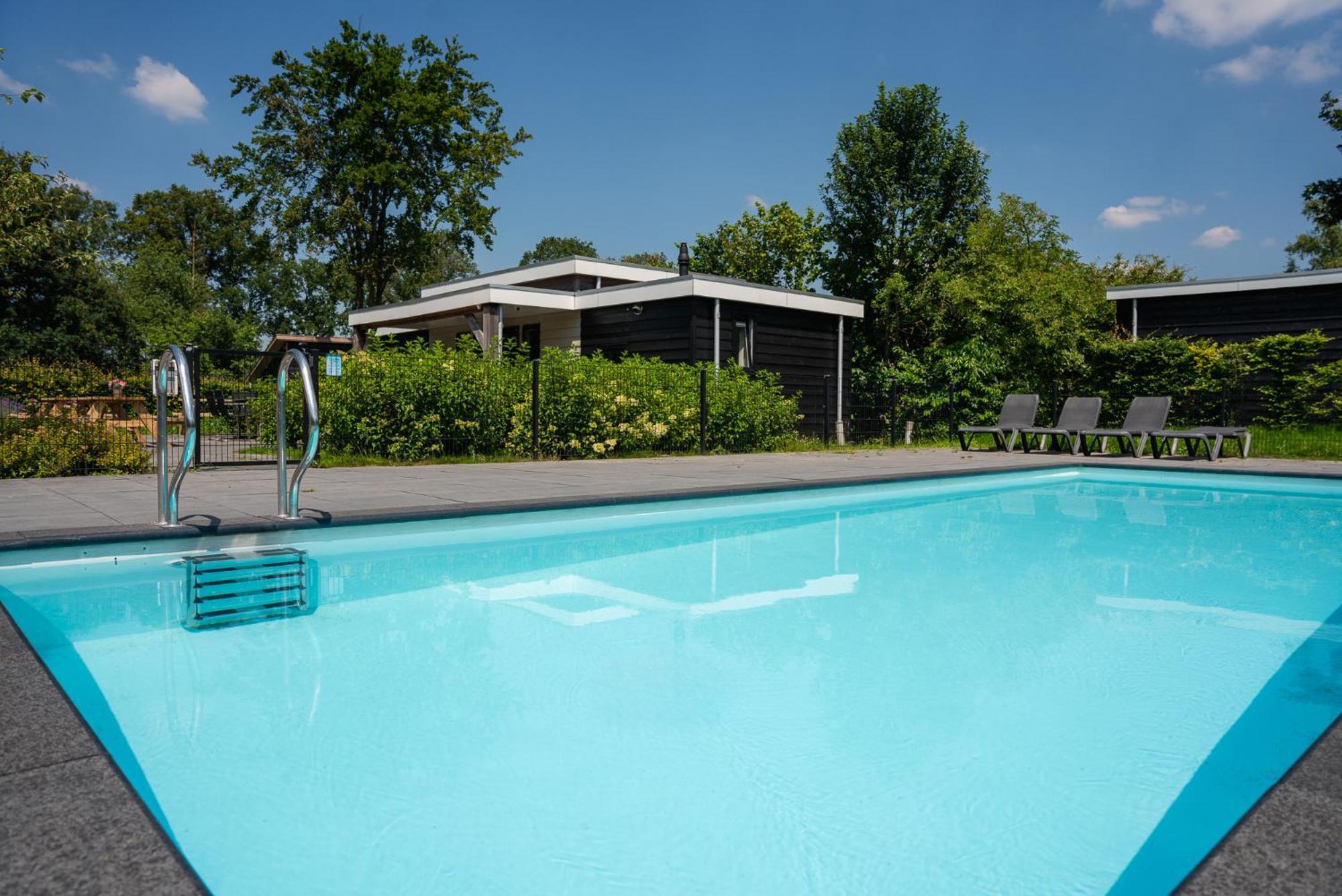 Vakantiepark Hoelte 리쎈 외부 사진